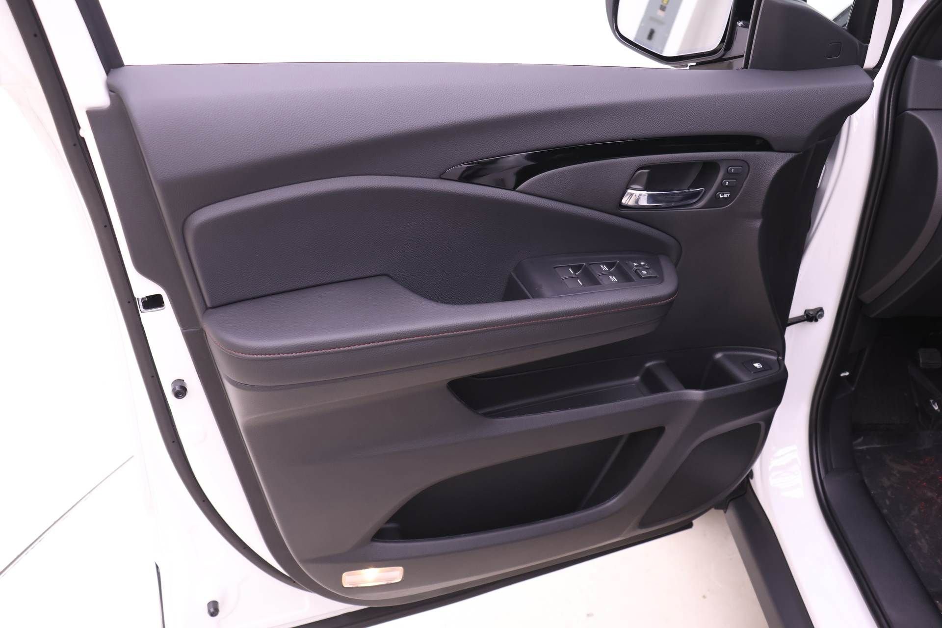 New 2026 Honda Ridgeline Black Edition image 9