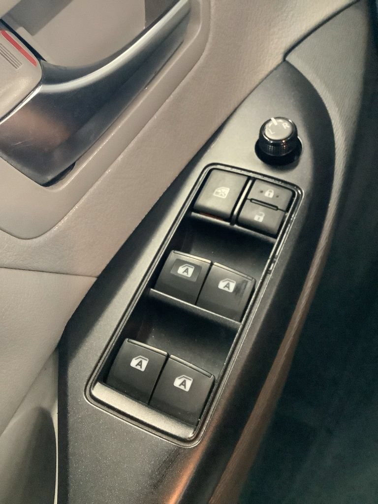 Used 2019 Toyota Sienna LE FWD image 27