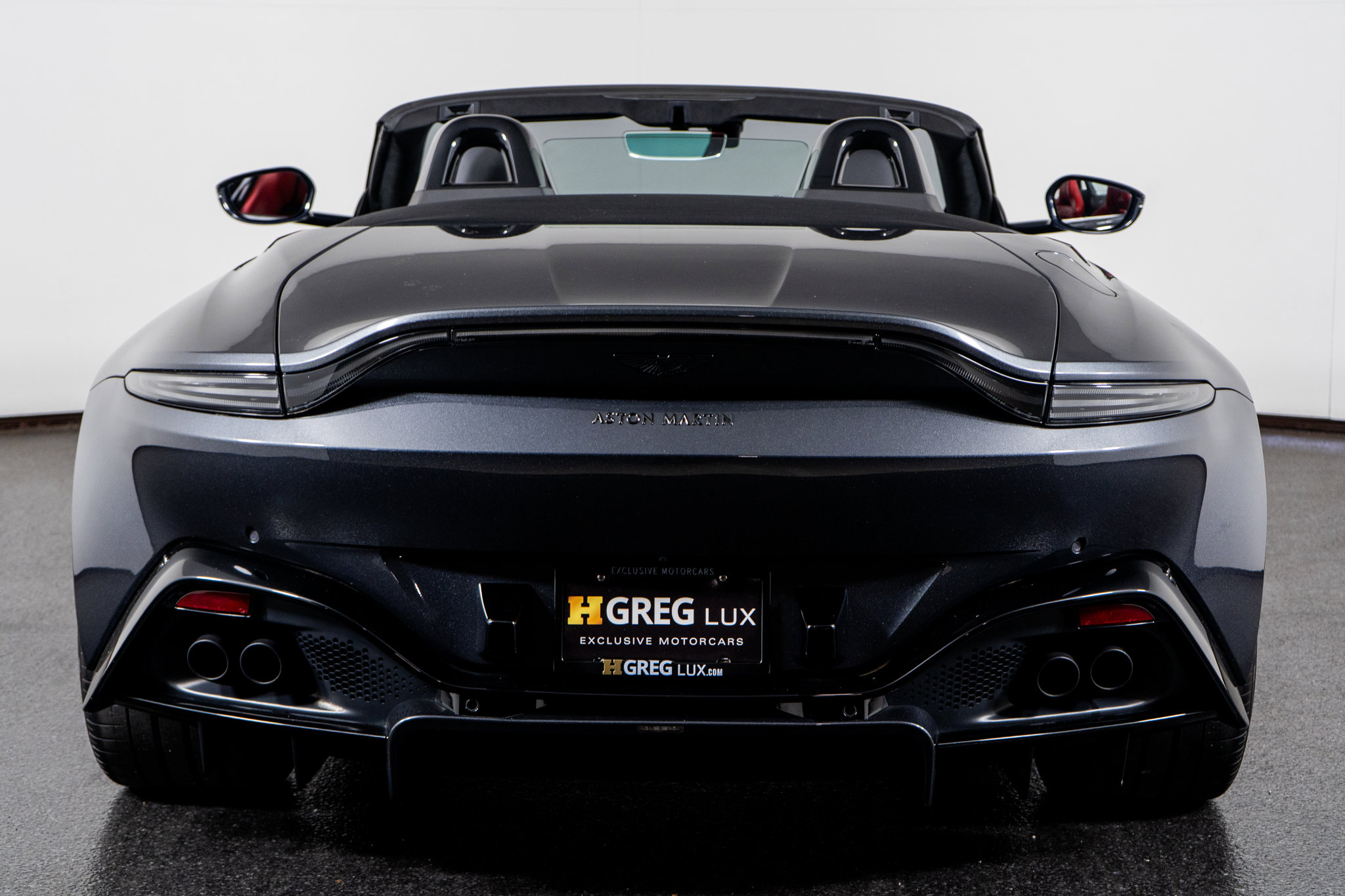 Used 2021 Aston Martin V8 Vantage Roadster image 11