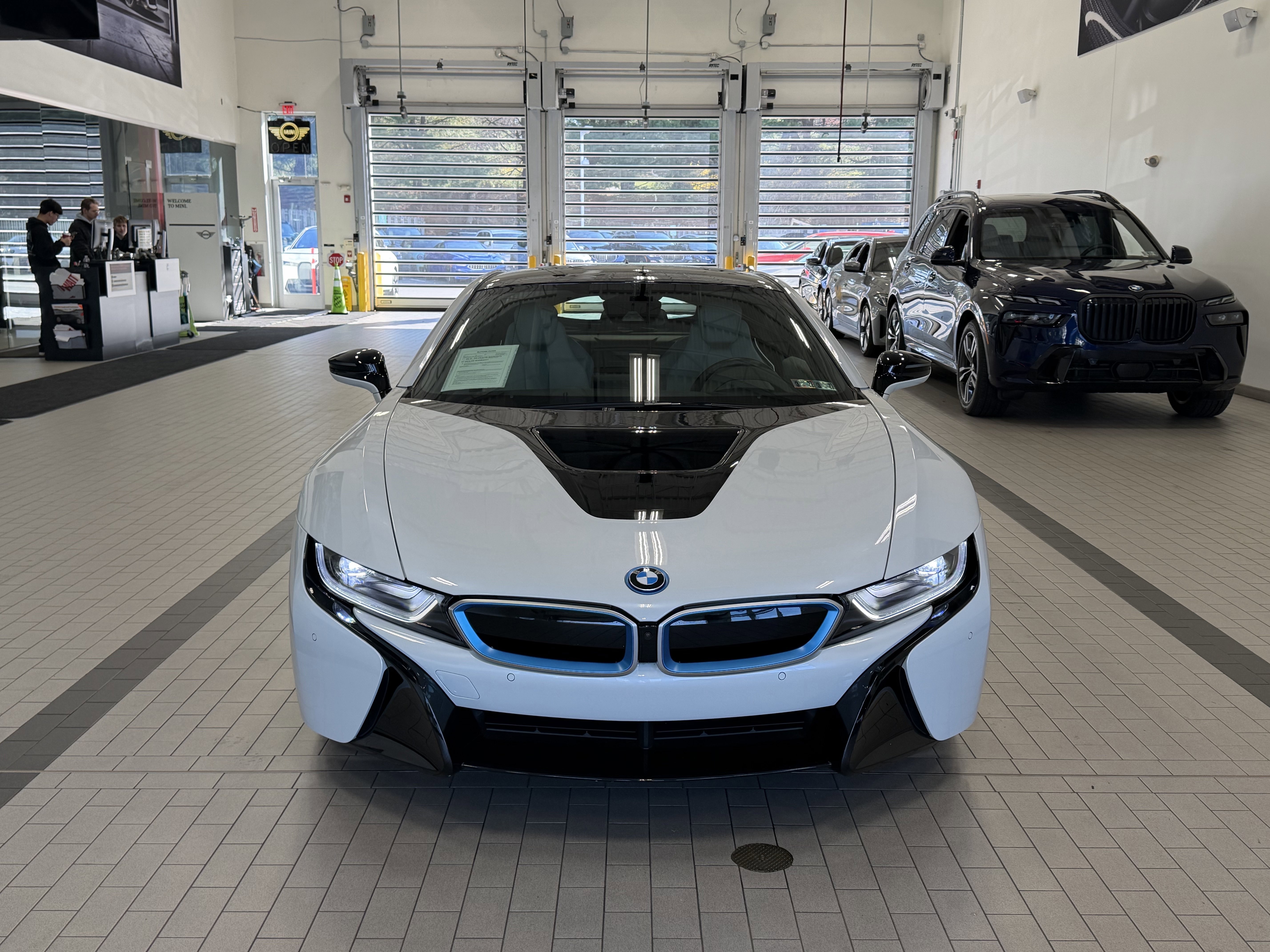 Used 2014 BMW i8 image 2