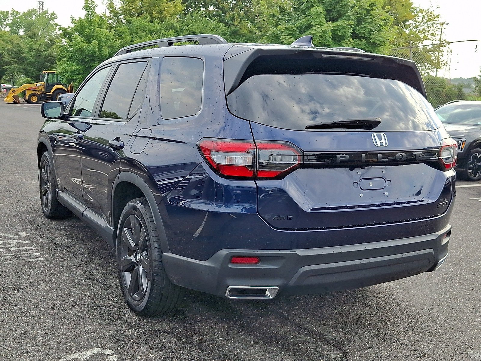 Certified 2024 Honda Pilot Sport image 4