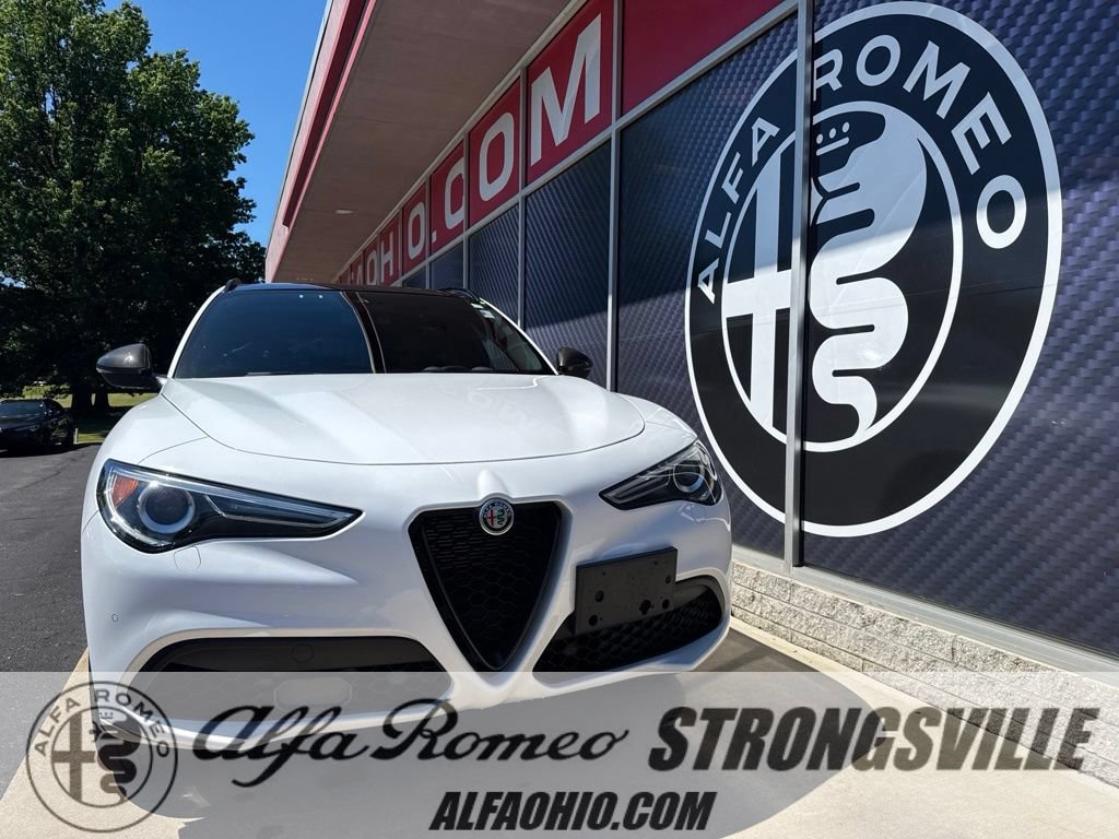 Used 2023 Alfa Romeo Stelvio Estrema AWD/4WD image 1