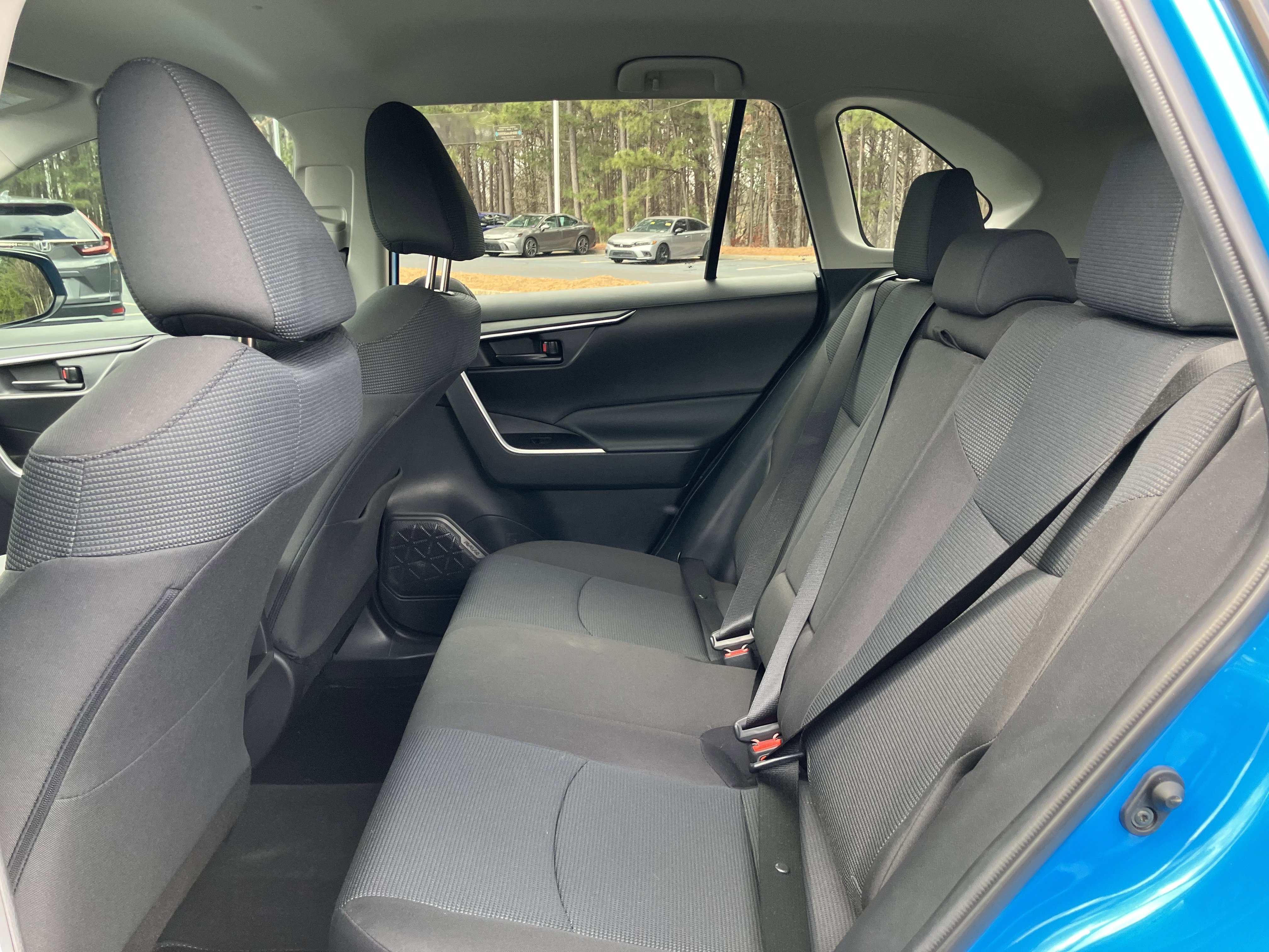 Used 2021 Toyota RAV4 LE image 32