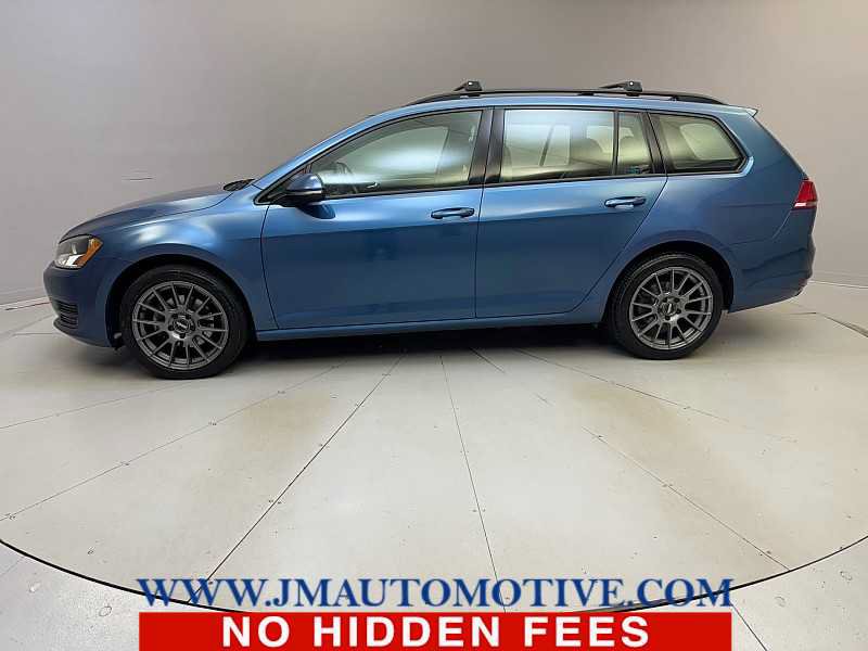 Used 2017 Volkswagen Golf S AWD/4WD image 2