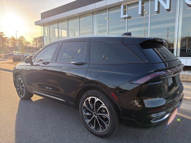 Used 2024 Lincoln Nautilus Reserve w/ Equipment Group 202A image 3