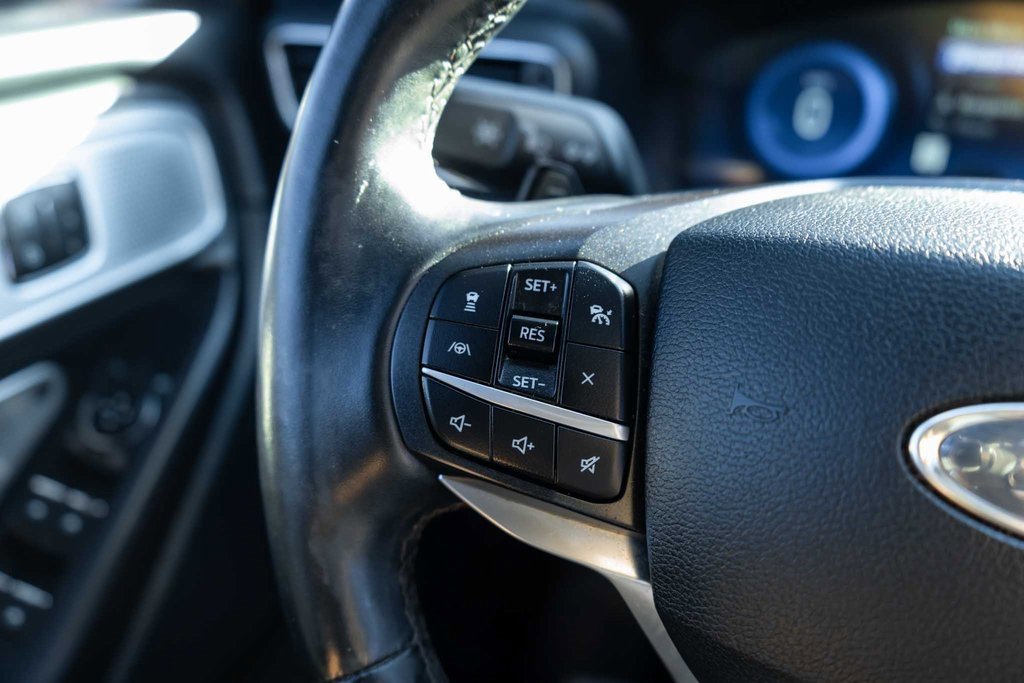 Used 2020 Ford Explorer Platinum w/ Premium Technology Package image 22