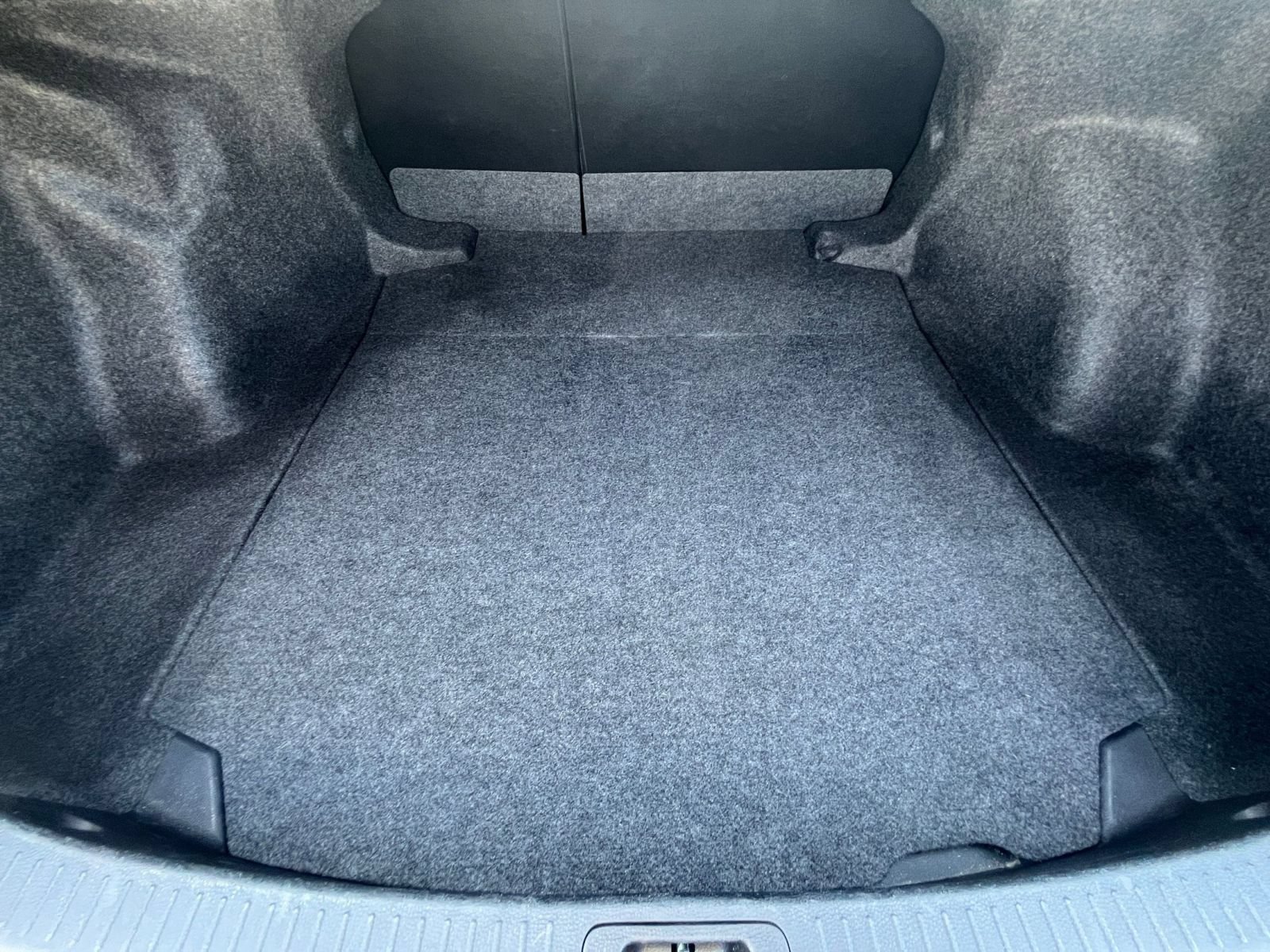 Used 2025 Toyota Corolla LE FWD image 31