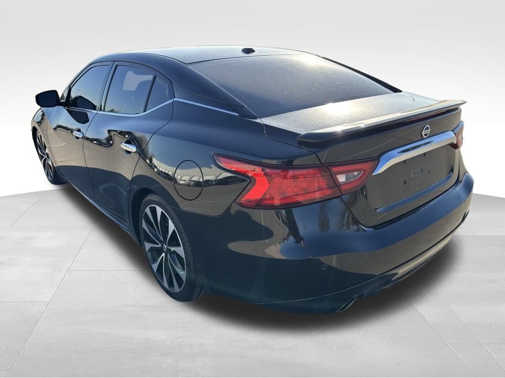 Used 2018 Nissan Maxima SR w/ Interior Lighting Package image 5