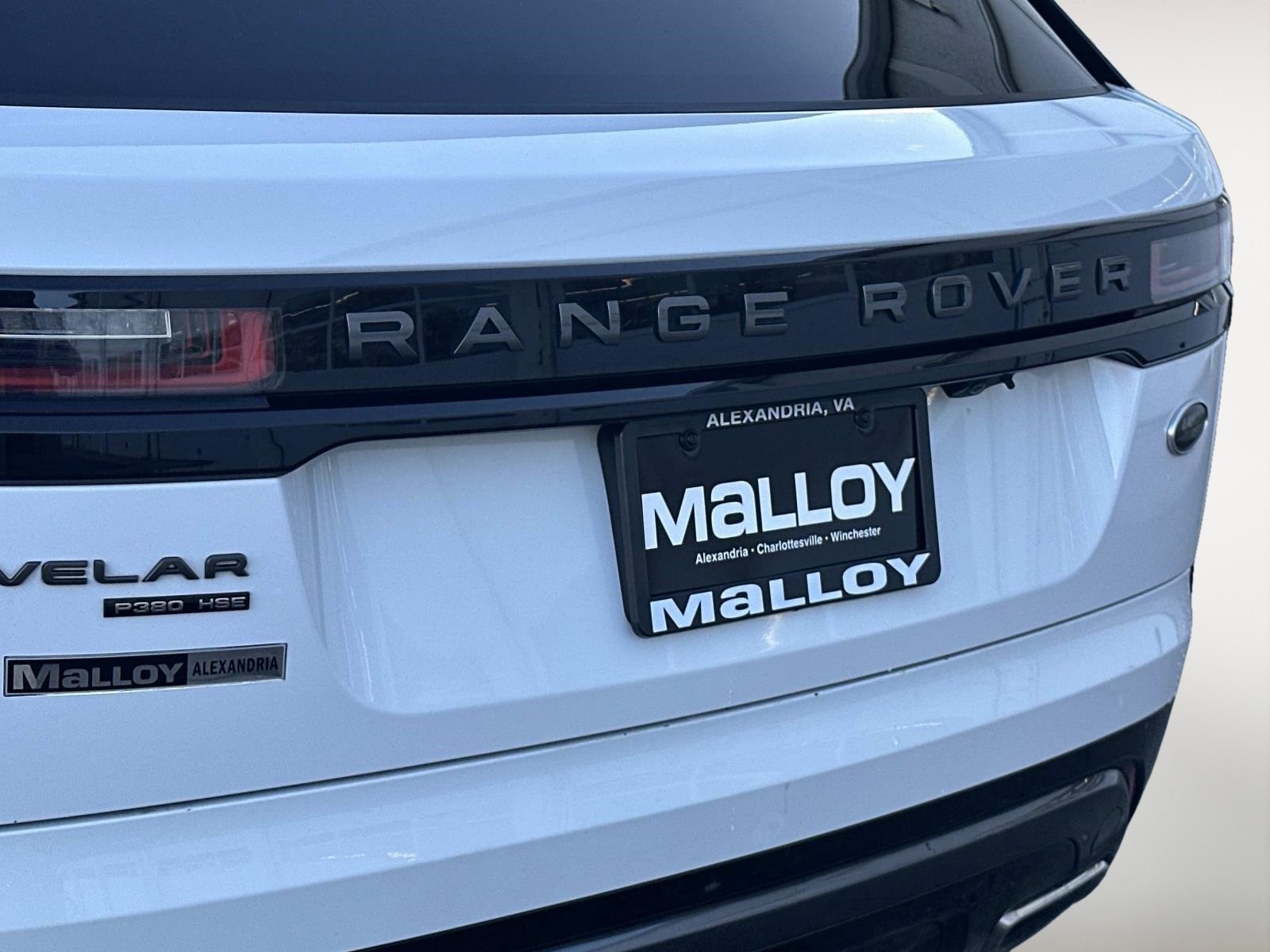 Used 2018 Land Rover Range Rover Velar R-Dynamic HSE image 7