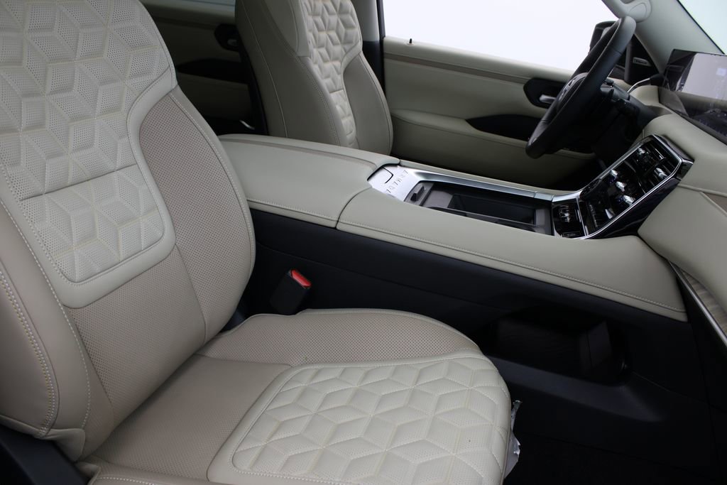 New 2026 Nissan Armada Platinum image 26