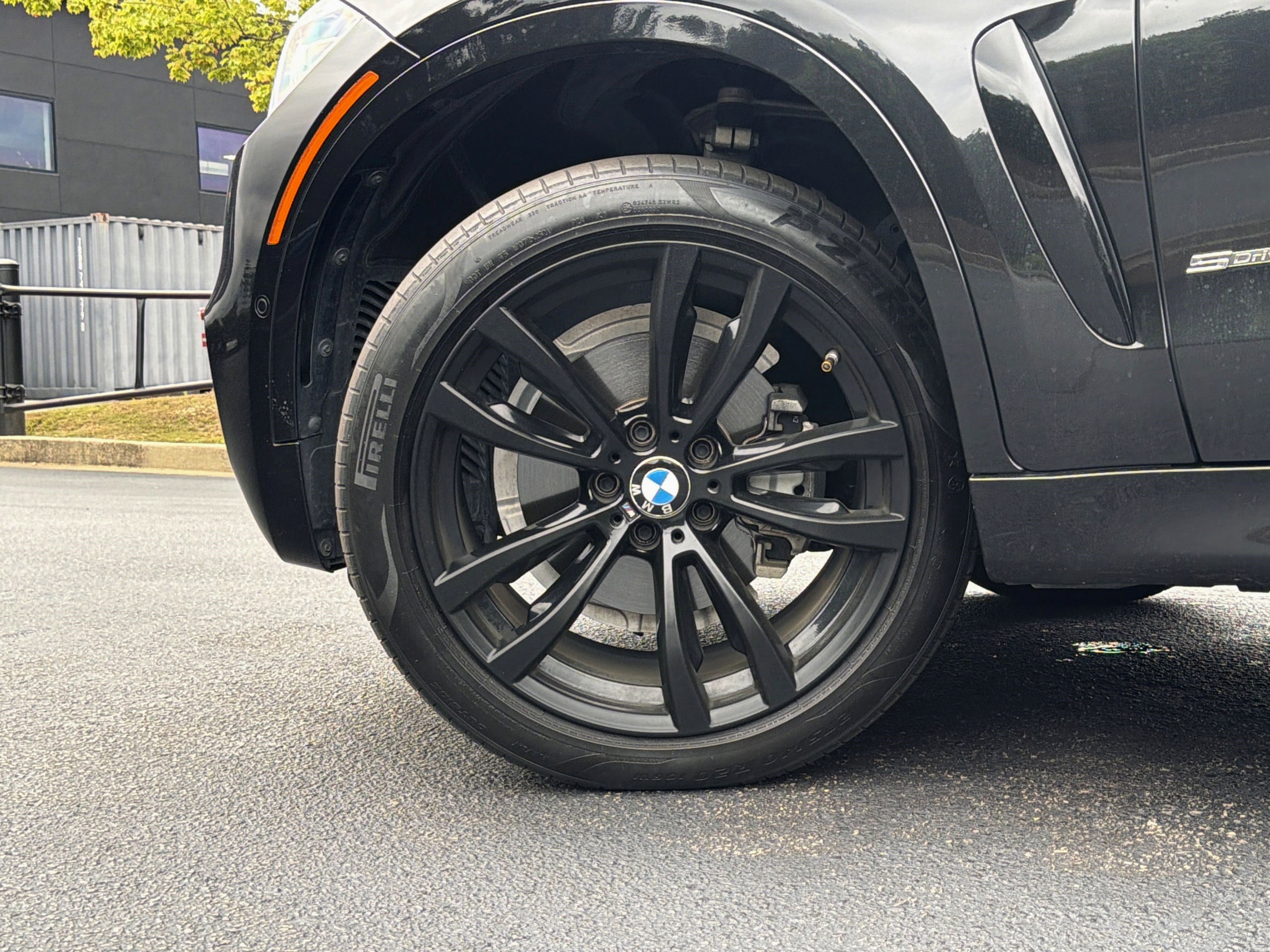 Used 2019 BMW X6 sDrive35i RWD image 12