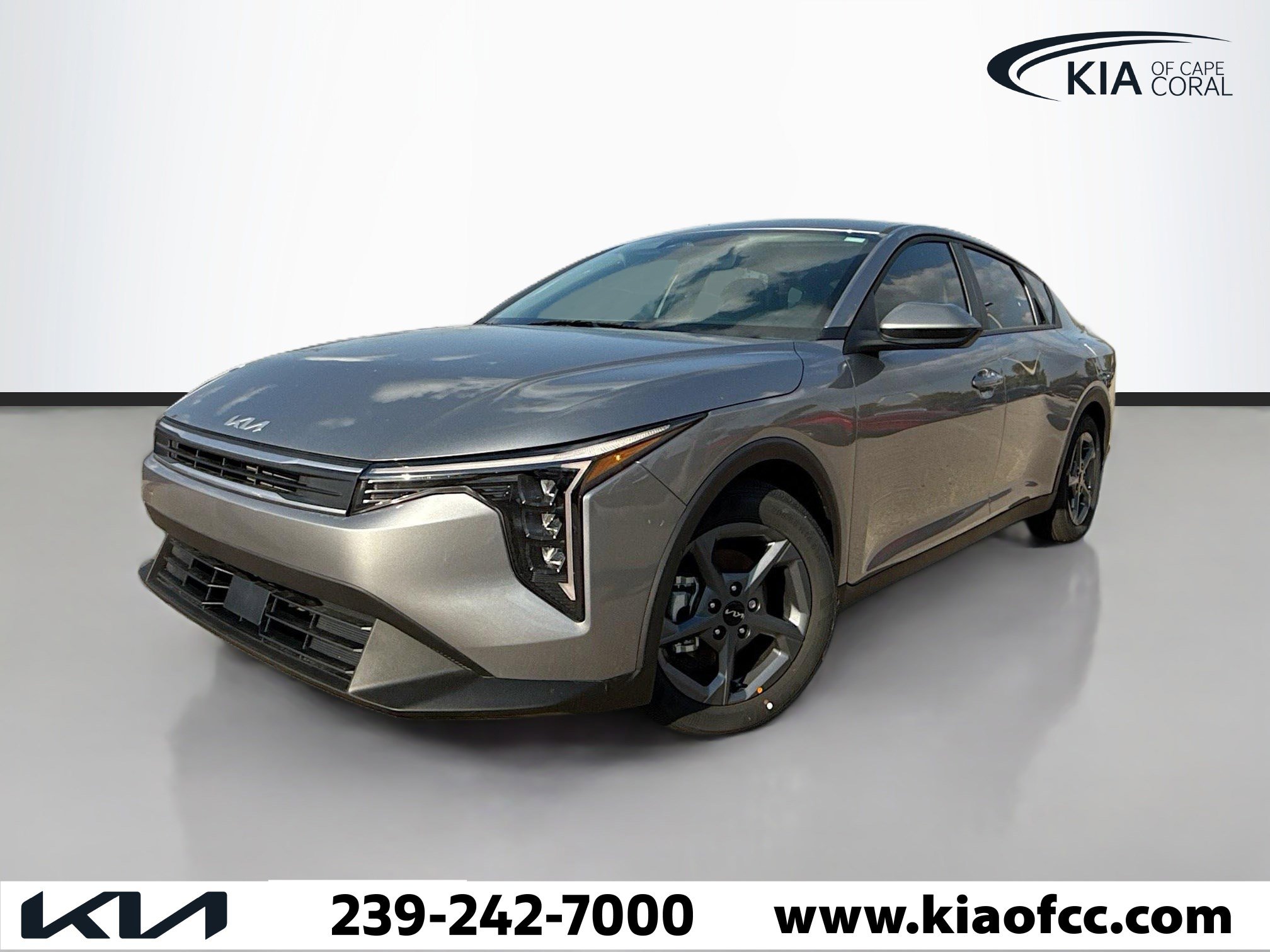 New 2025 Kia K4 LXS image 1