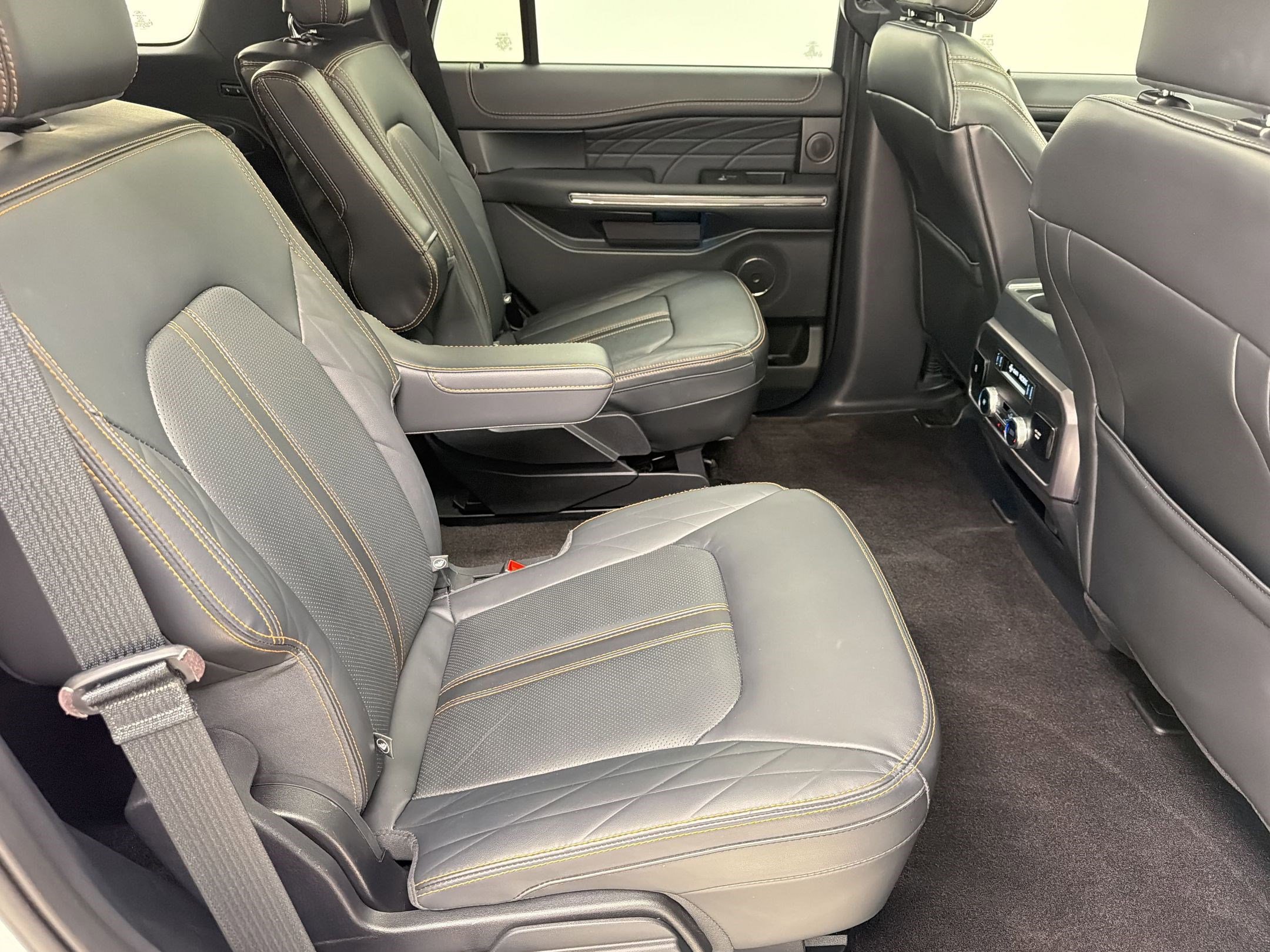 Used 2022 Ford Expedition Platinum image 32