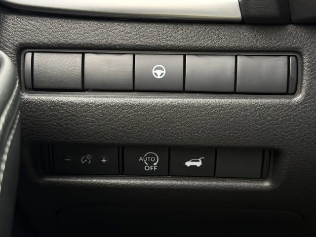 Used 2025 Nissan Rogue SV FWD image 21