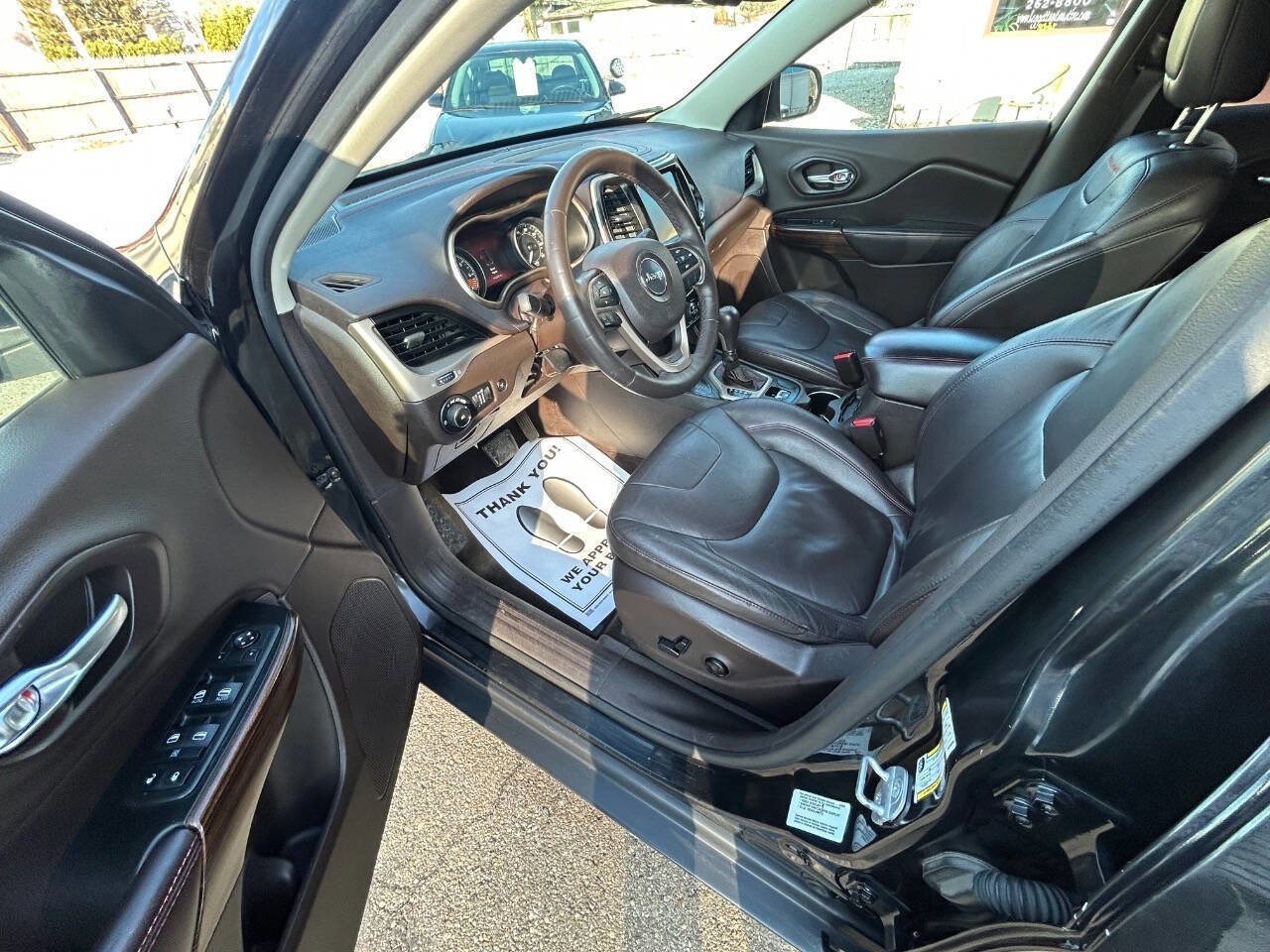 Used 2014 Jeep Cherokee Trailhawk image 6