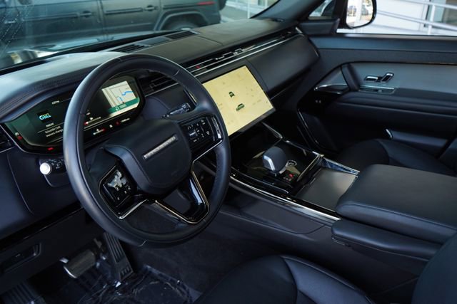 Used 2024 Land Rover Range Rover Sport Dynamic SE AWD/4WD image 2
