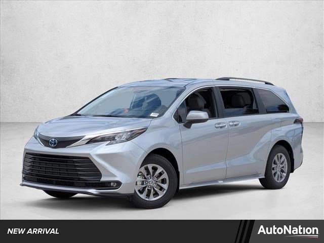 New 2025 Toyota Sienna XLE