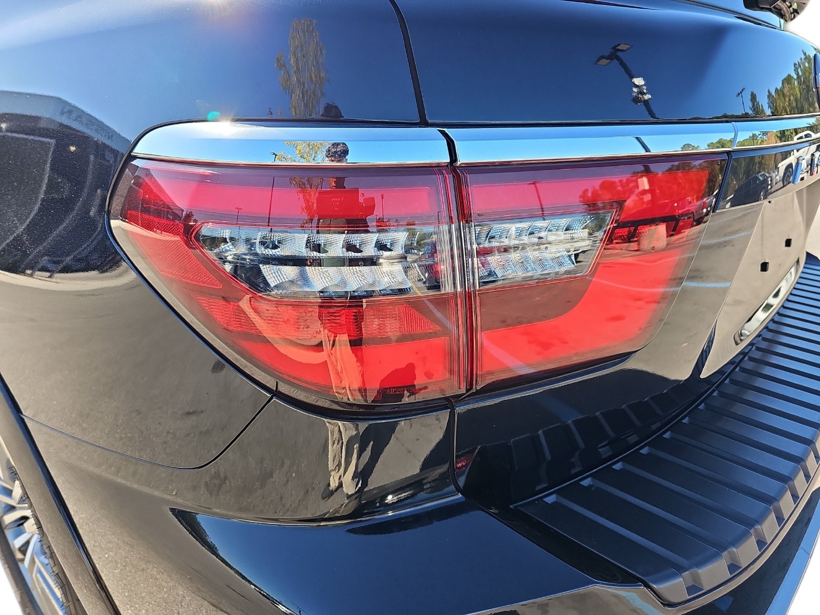 Used 2021 Nissan Armada SL w/ Captain's Chairs Package AWD/4WD image 35