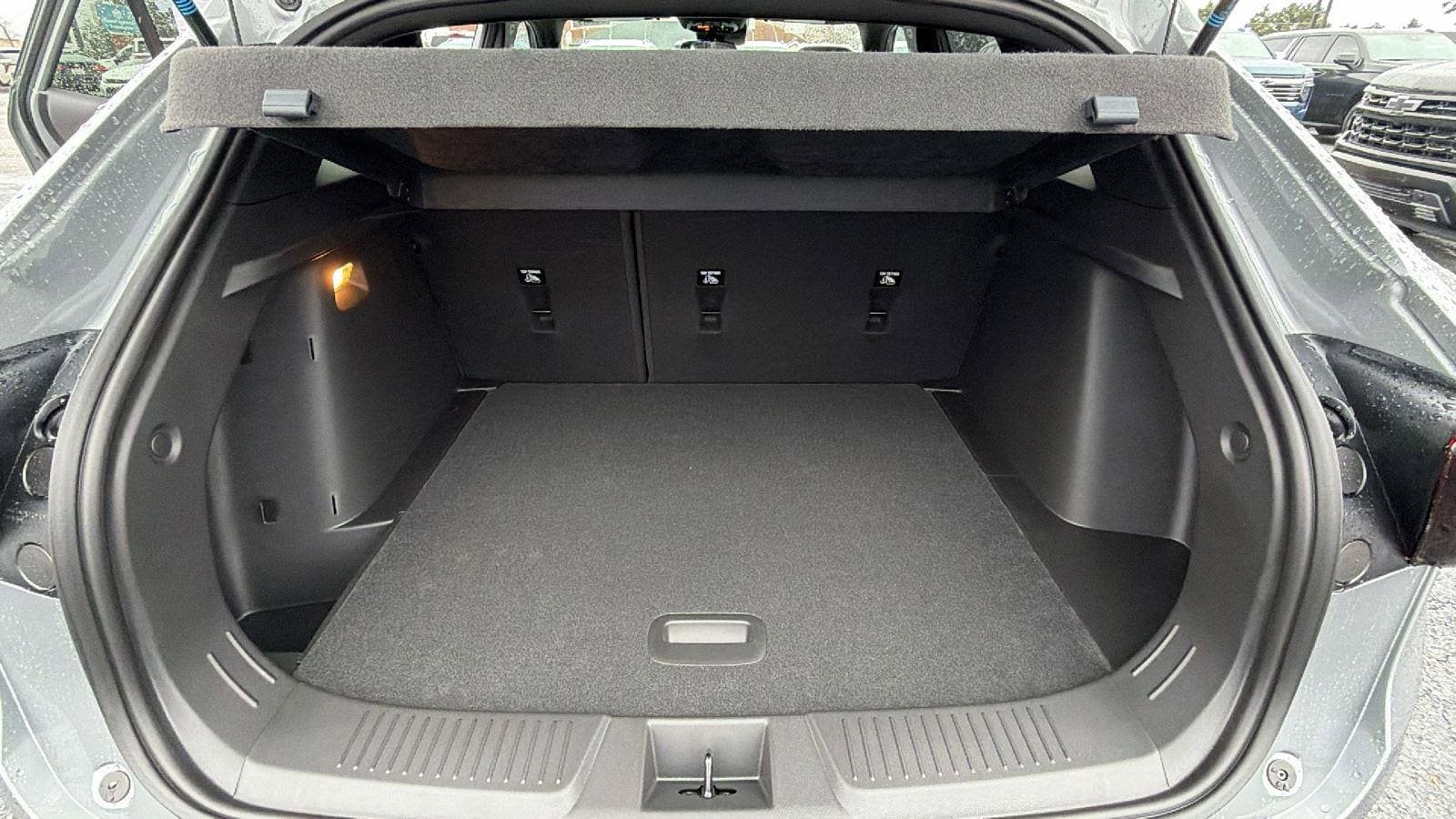 New 2026 Chevrolet Trax RS w/ Sunroof Package FWD image 10