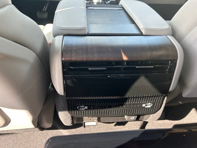 New 2024 Jeep Grand Wagoneer Series I w/ Rear Seat Video Group 1 AWD/4WD image 16