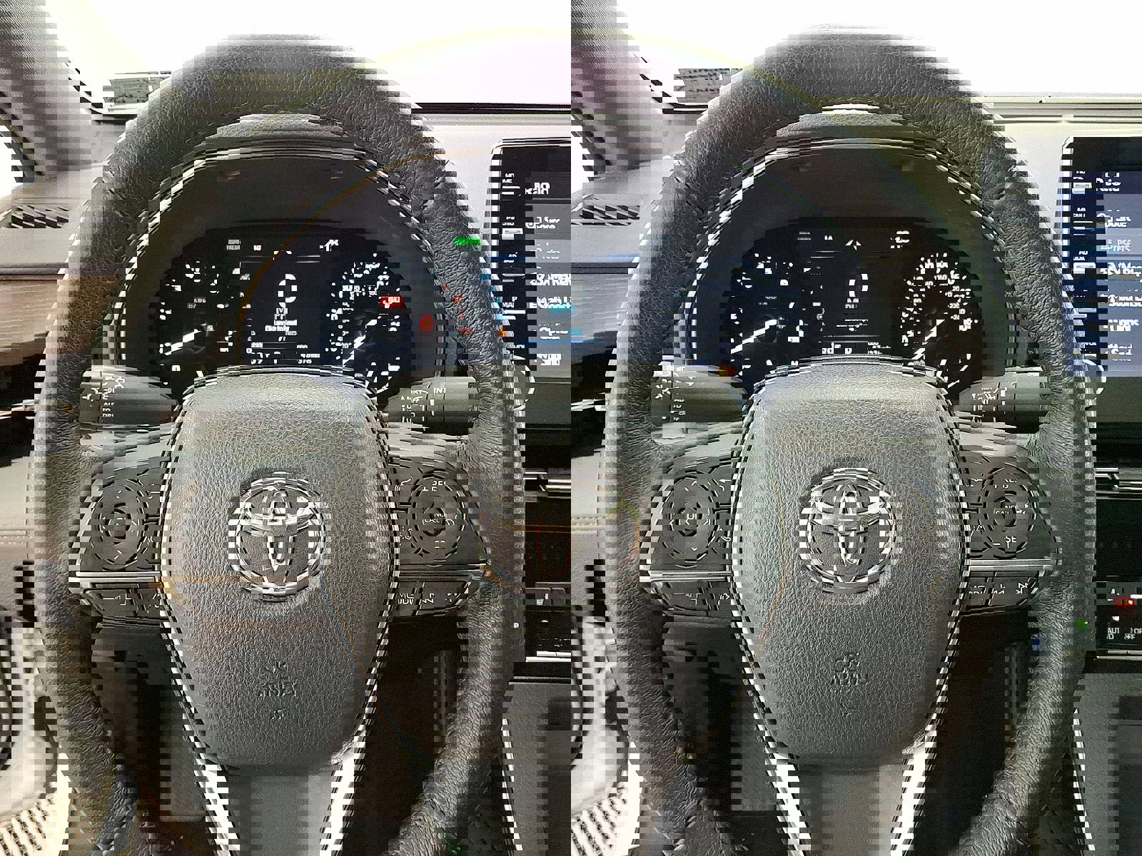 Used 2022 Toyota Avalon XLE w/ Moonroof Package image 16