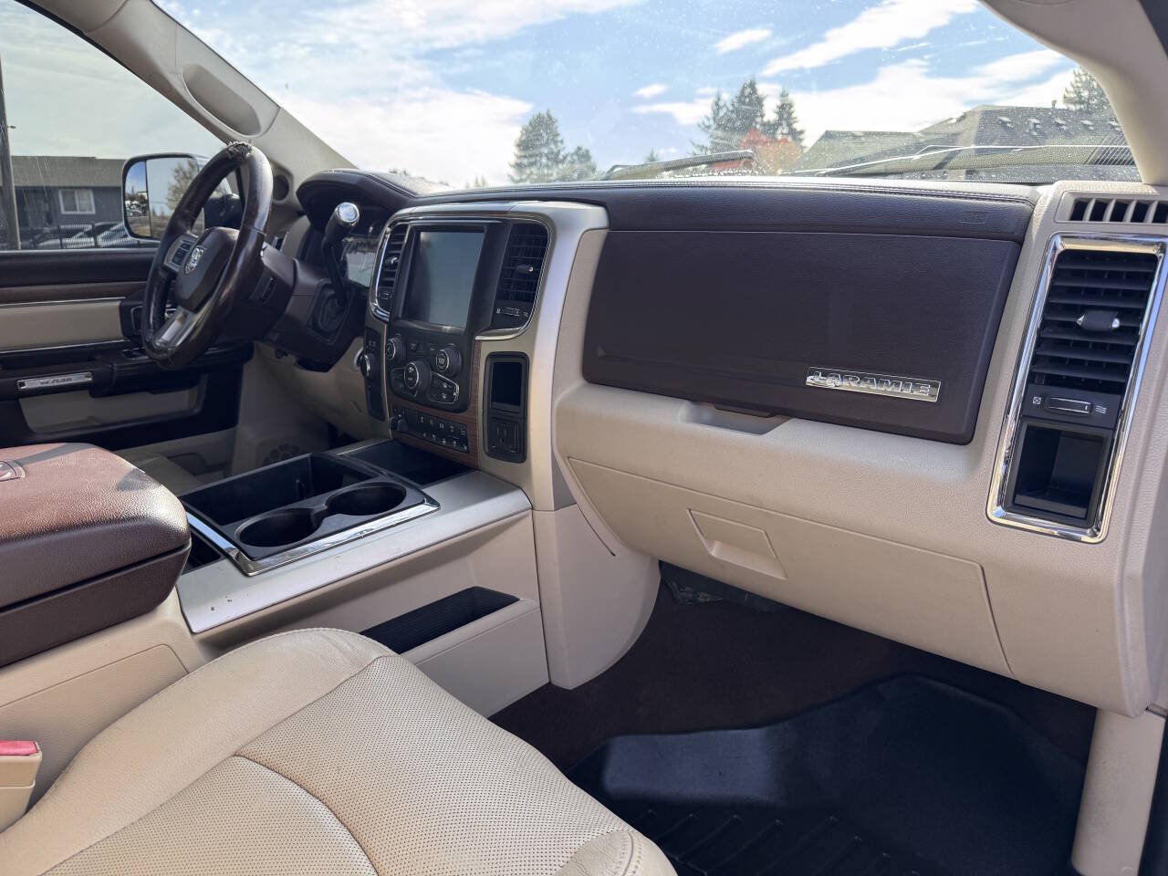 Used 2014 RAM 2500 Laramie w/ Convenience Group AWD/4WD image 11
