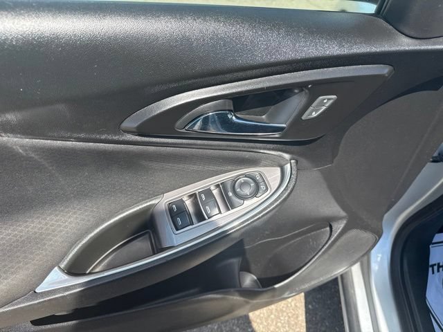 Used 2019 Chevrolet Malibu LT FWD image 16