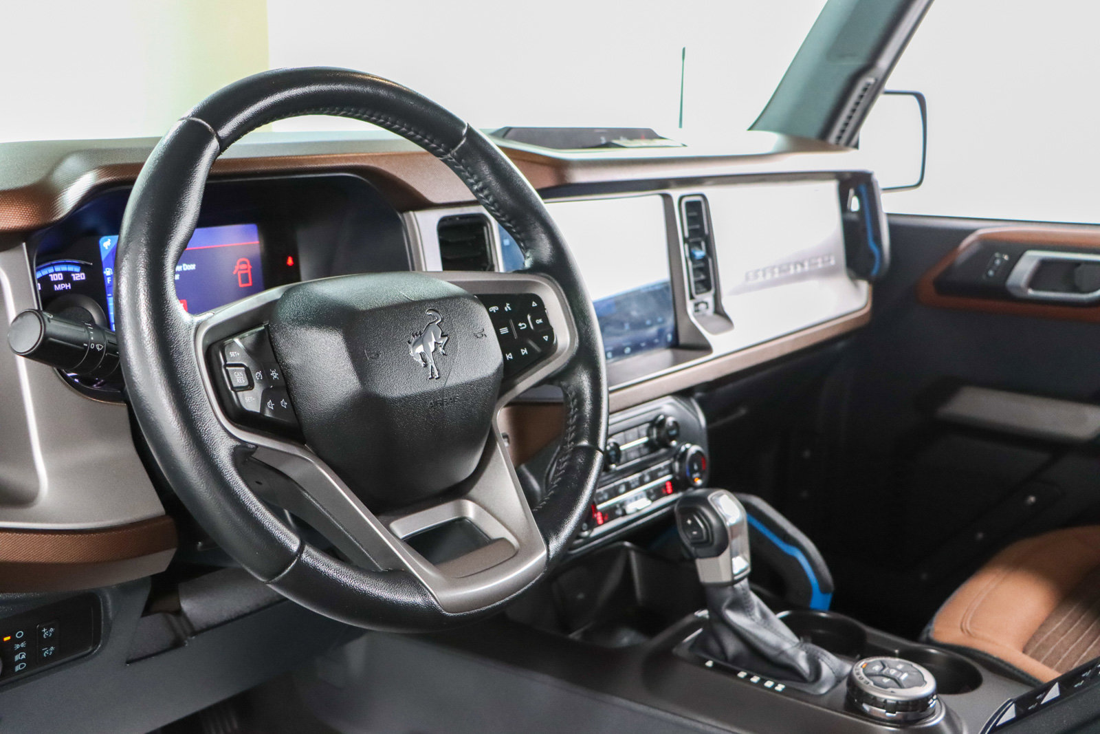 Used 2022 Ford Bronco Outer Banks image 23