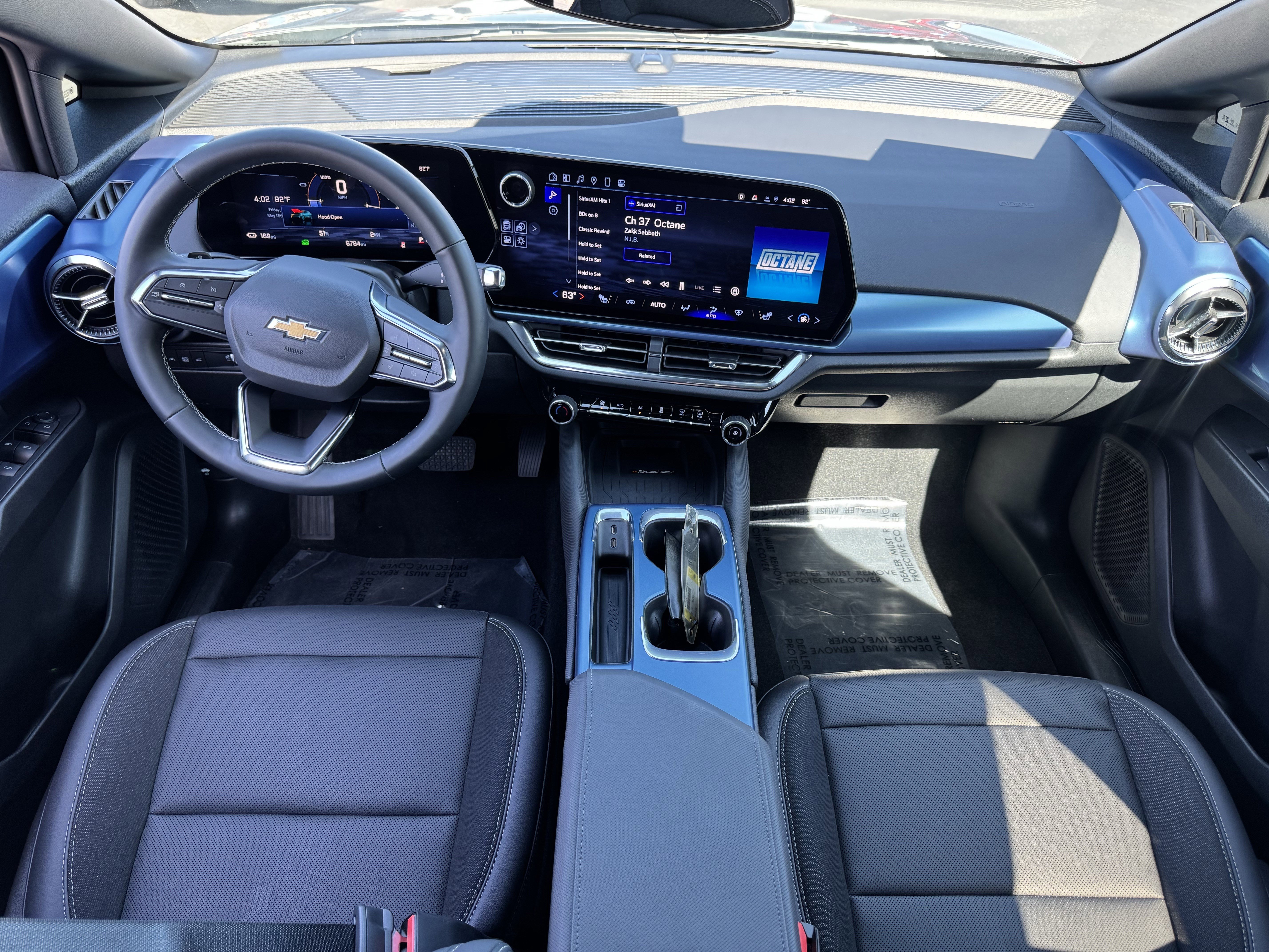 Used 2025 Chevrolet Equinox EV LT FWD image 30