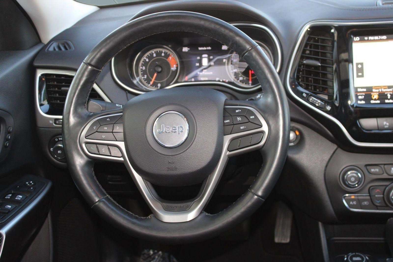 Used 2019 Jeep Cherokee Limited w/ Trailer Tow Group image 15