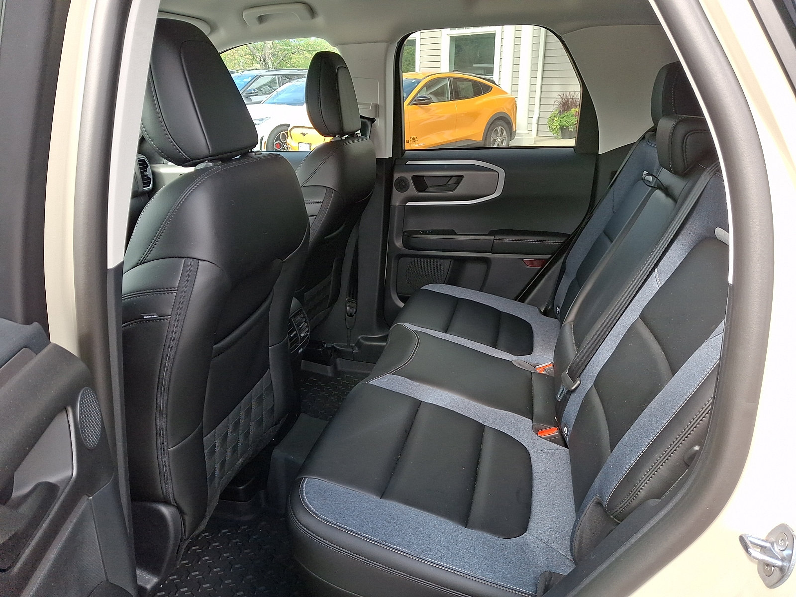 Used 2025 Ford Bronco Sport Outer Banks w/ Outer Banks Tech Package+ AWD/4WD image 11