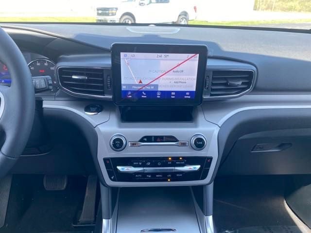 New 2024 Ford Explorer XLT w/ Equipment Group 202A AWD/4WD image 24