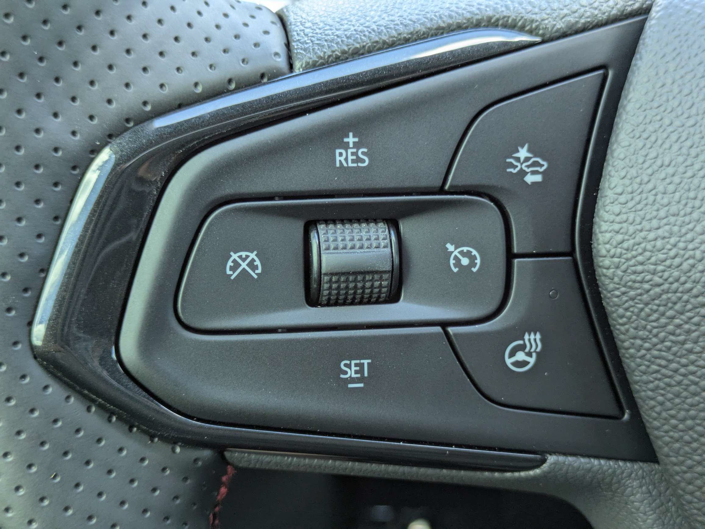 New 2026 Chevrolet Trax RS w/ Driver Confidence Package FWD image 16