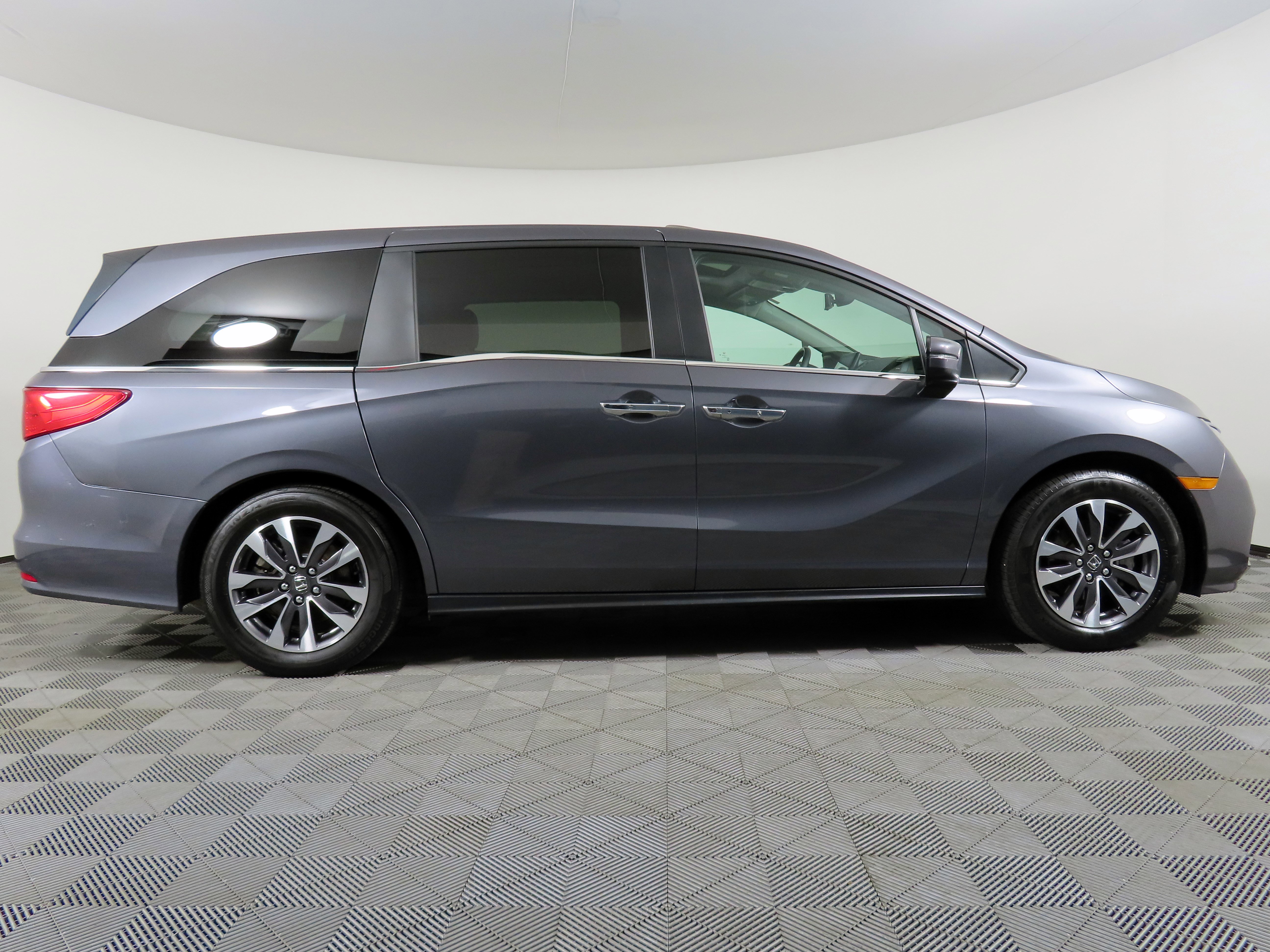 Used 2024 Honda Odyssey EX-L image 45