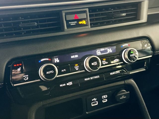 Used 2023 Honda Pilot Touring image 17