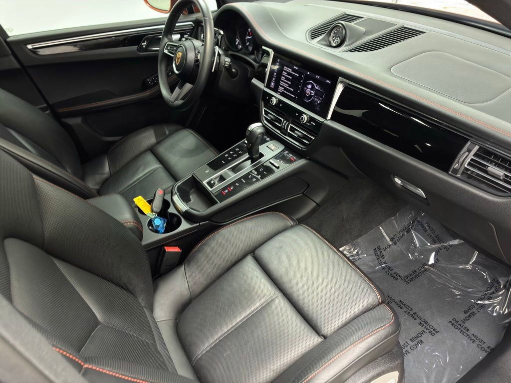 Used 2023 Porsche Macan w/ Premium Package Plus image 48