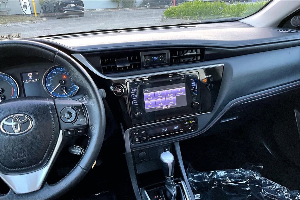 Used 2017 Toyota Corolla SE w/ Protection Package FWD image 9