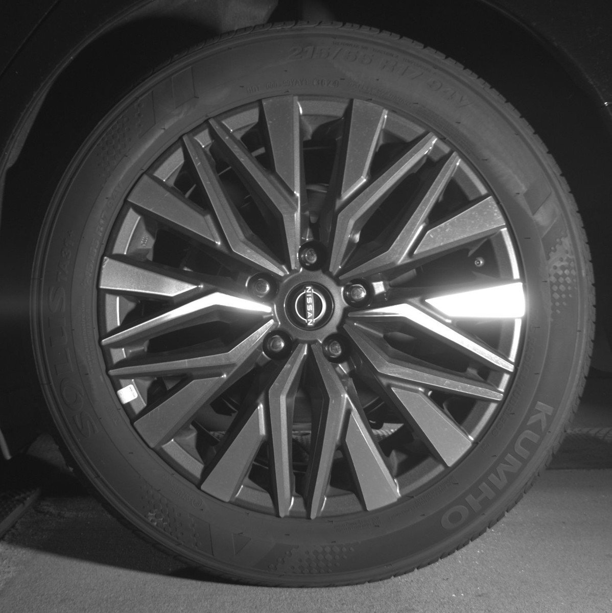 Used 2025 Nissan Altima 2.5 SV FWD image 14
