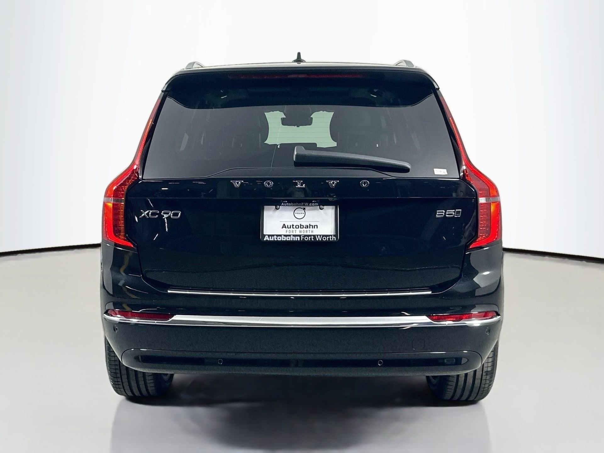 New 2026 Volvo XC90 B5 Plus w/ Protection Package Premier AWD/4WD image 6