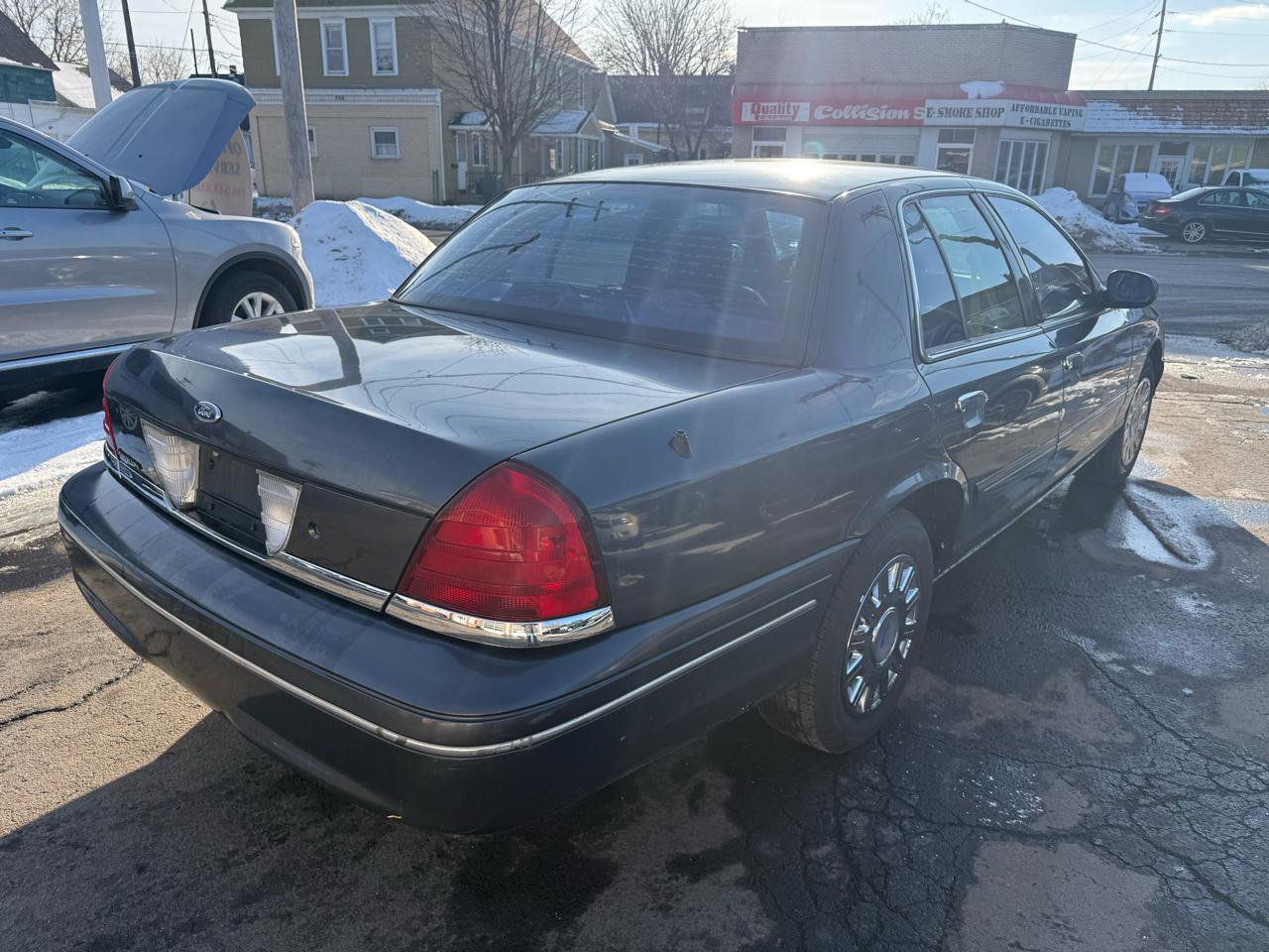 Used 2005 Ford Crown Victoria Police Interceptor RWD image 5