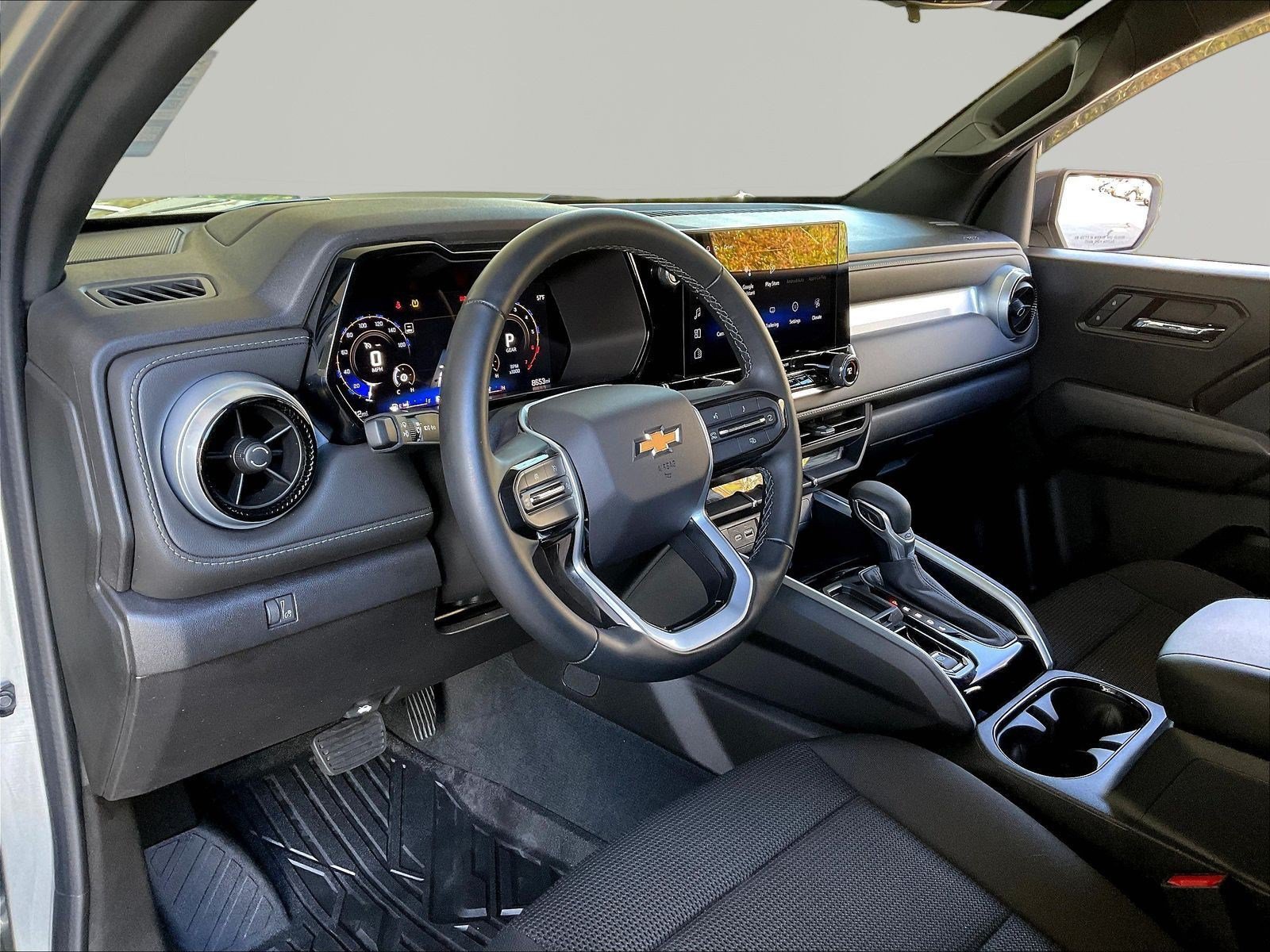 Used 2024 Chevrolet Colorado LT w/ LT Convenience Package RWD image 17