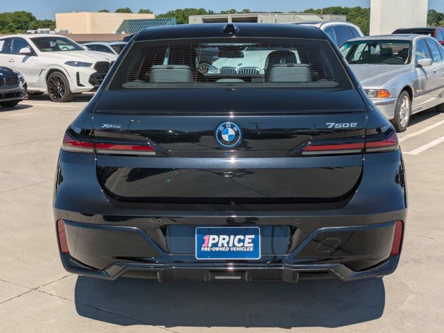 Used 2025 BMW 750e xDrive w/ Executive Package AWD/4WD image 7