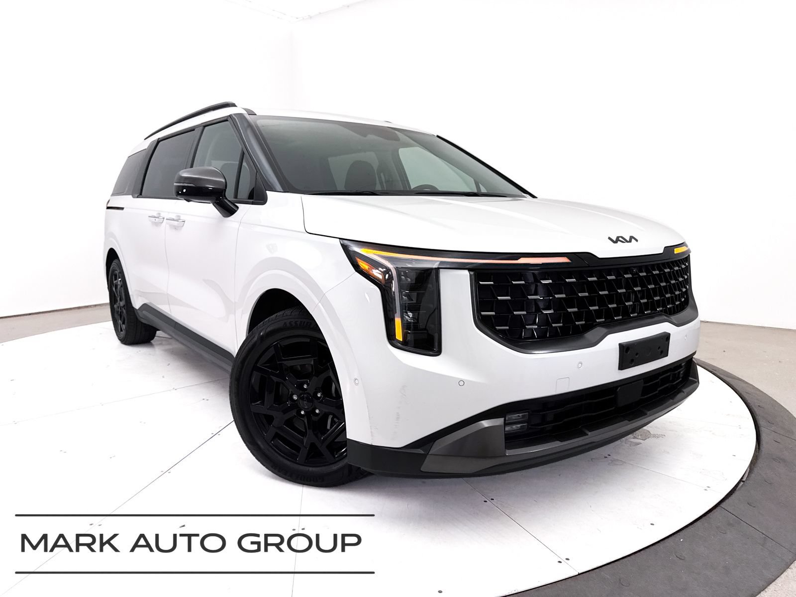 Certified 2025 Kia Carnival SX w/ SX Dark Edition Package
