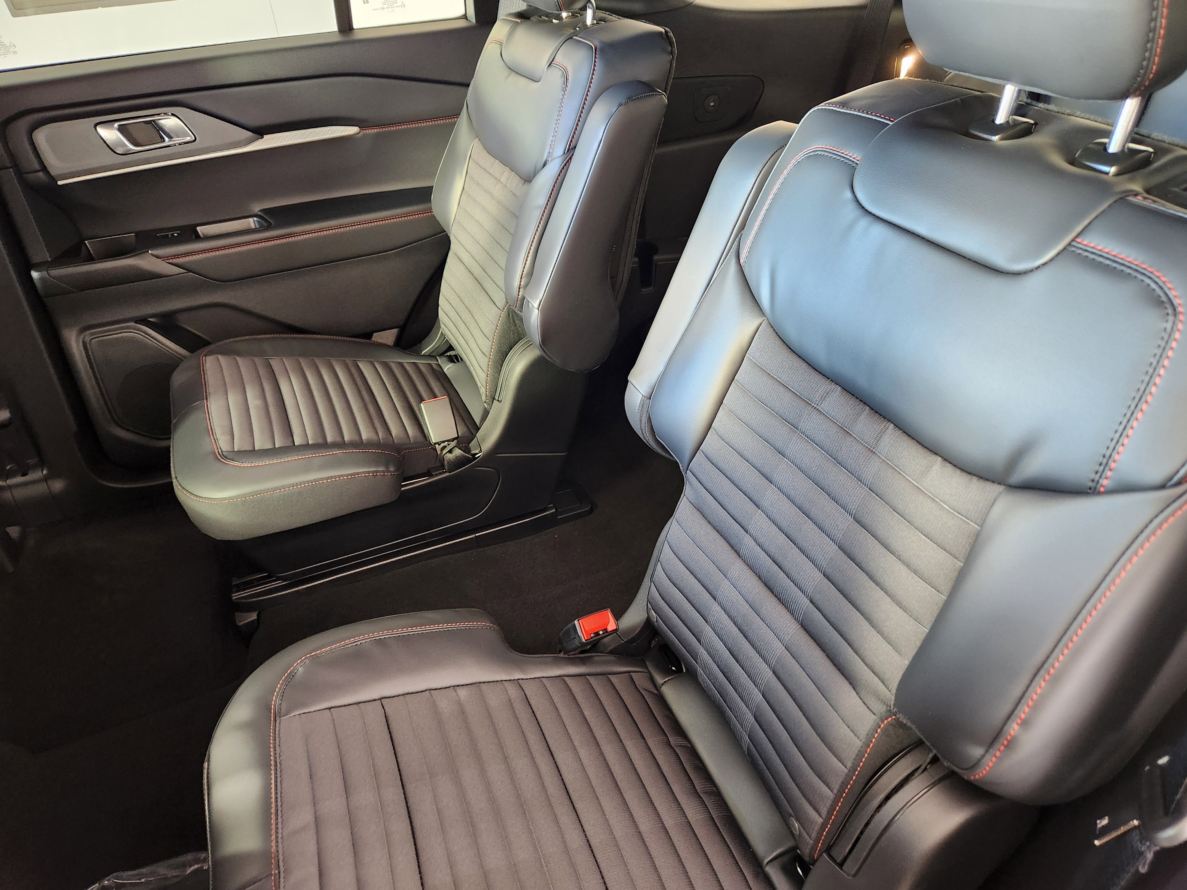 New 2026 Ford Explorer ST-Line image 14