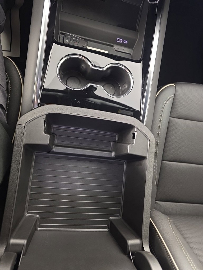 New 2025 Chevrolet Suburban Premier w/ Sun And Tow Package image 24