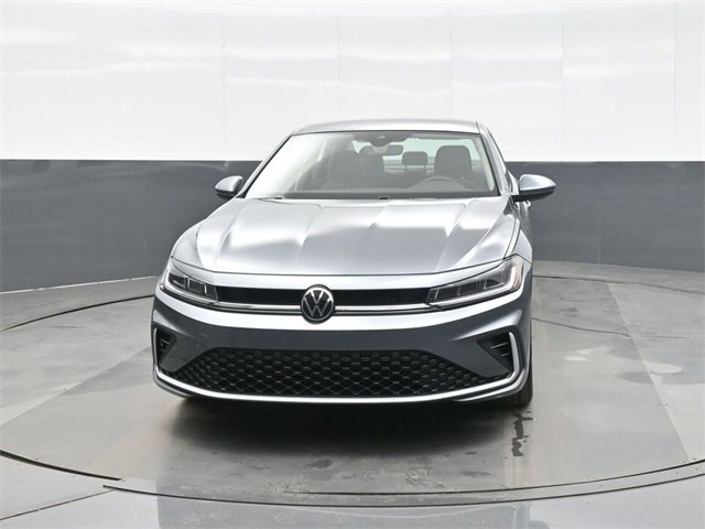 New 2026 Volkswagen Jetta SE image 2