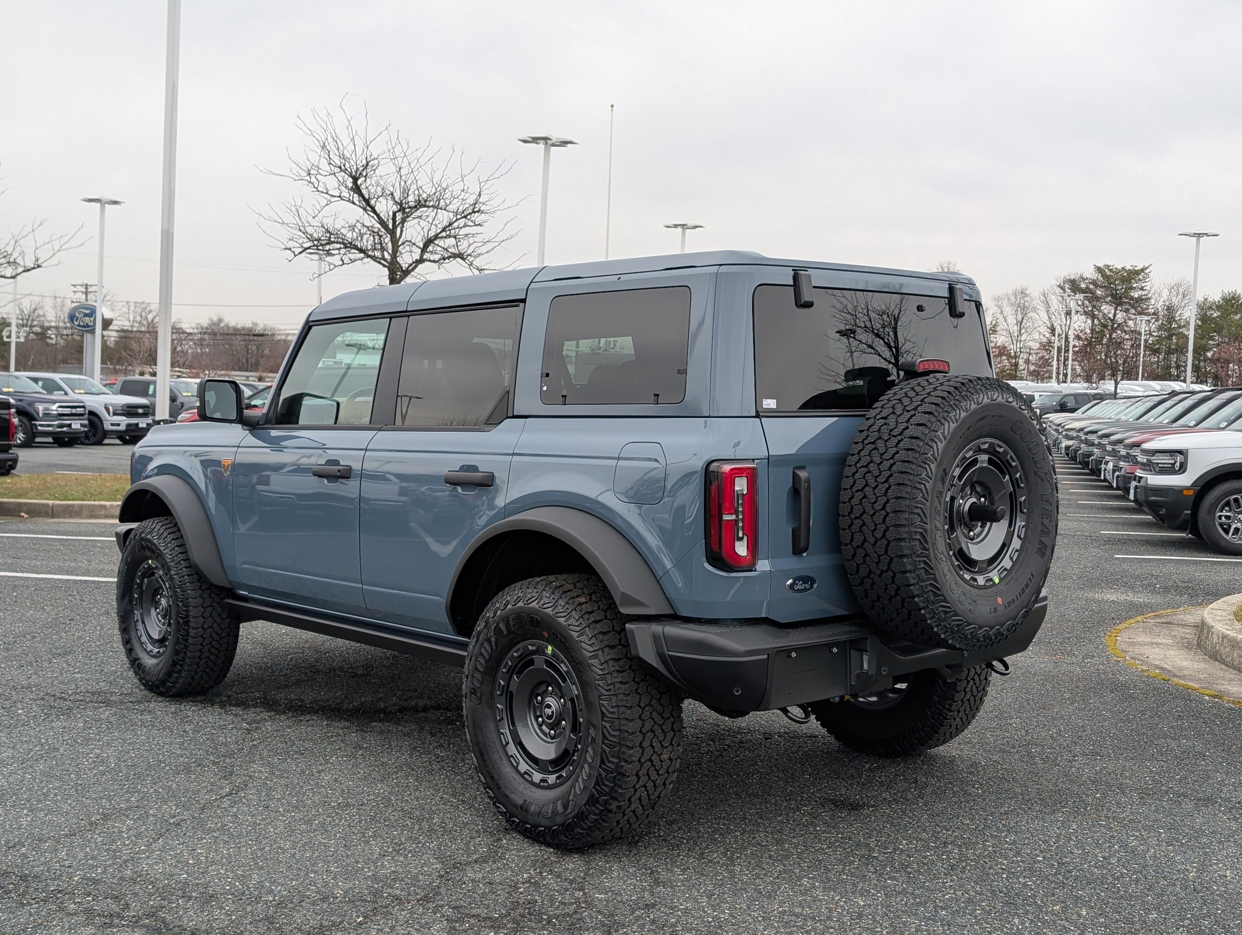 New 2025 Ford Bronco Badlands image 3