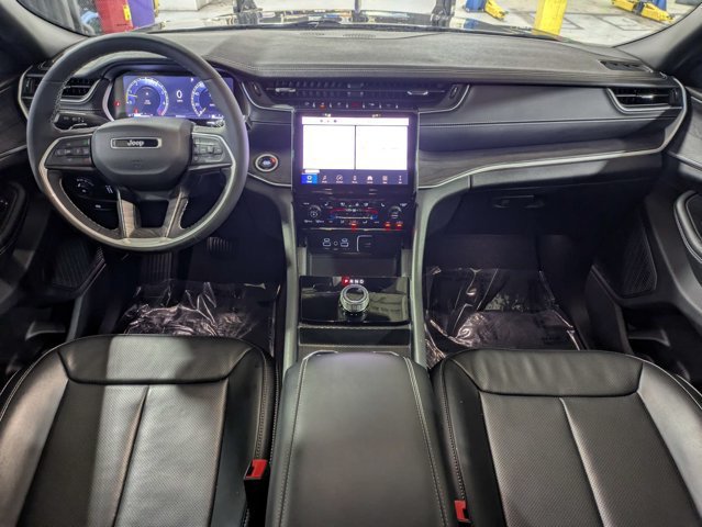 Certified 2025 Jeep Grand Cherokee L Limited w/ Luxury Tech Group II RWD image 16