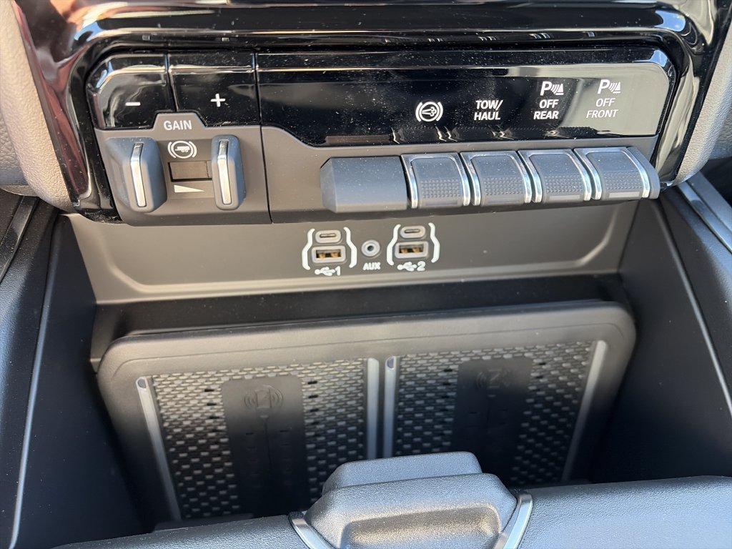 New 2026 RAM 3500 Laramie w/ Night Edition AWD/4WD image 23