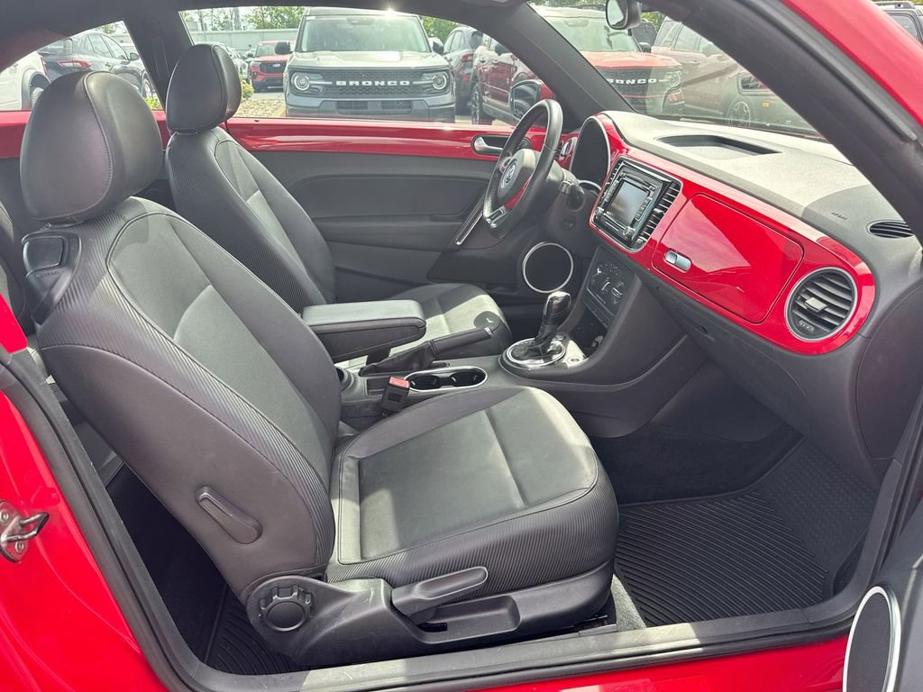 Used 2014 Volkswagen Beetle 2.5 image 21